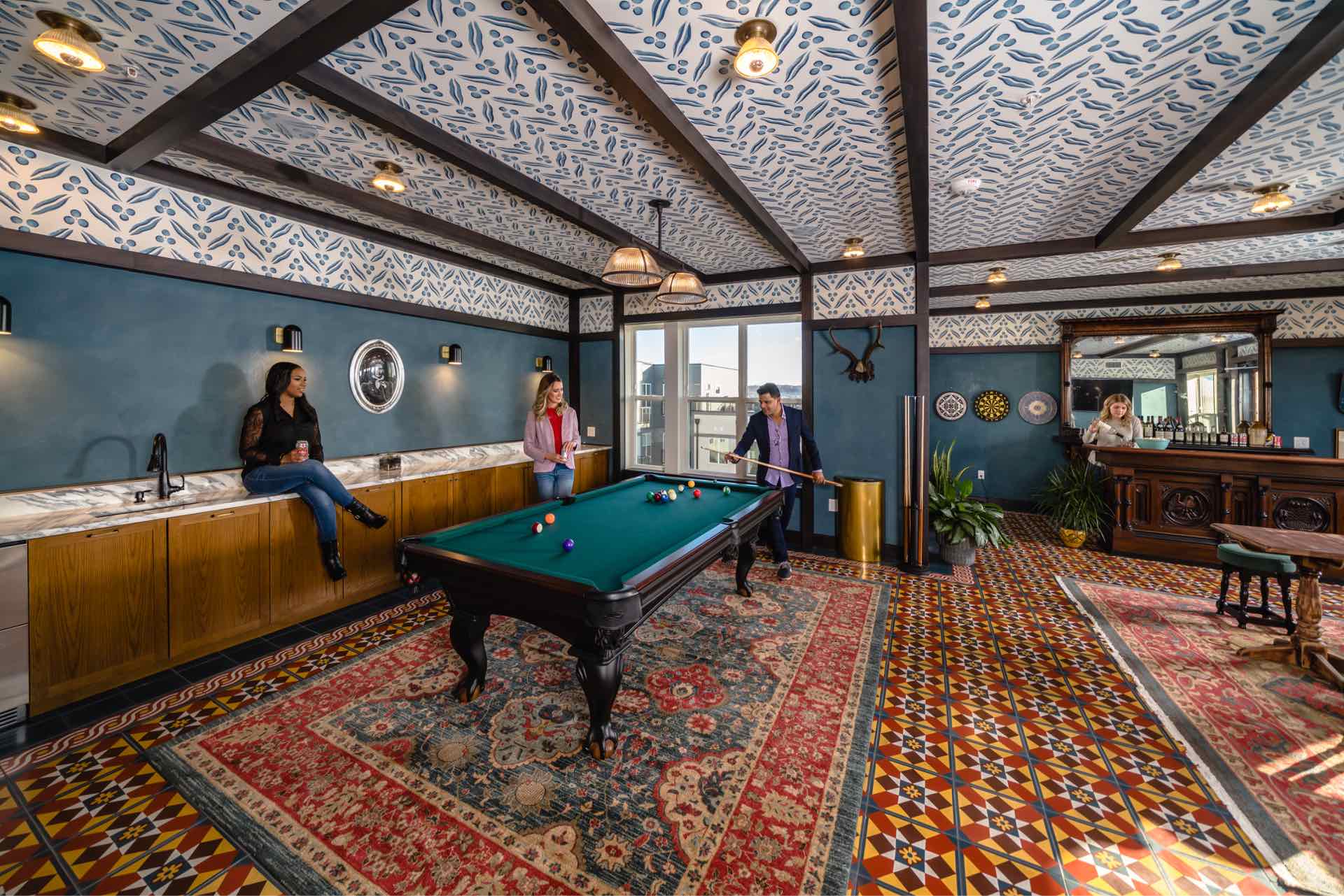 Amenities Features Item